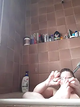 LiluLiluLilu online show from October 16, 2025, 7:16 am