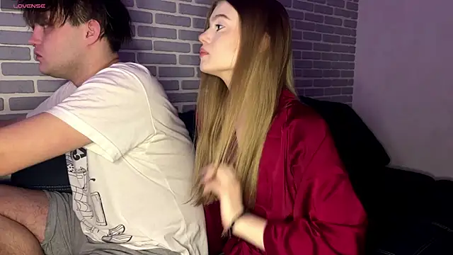 Snapshot of fetchingcouplee chatting on November 25, 2025, 2:06 pm fetchingcouplee online show from November 25, 2025, 2:06 pm