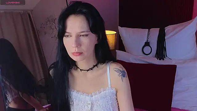 Alisssseee online show from November 13, 2025, 9:35 am