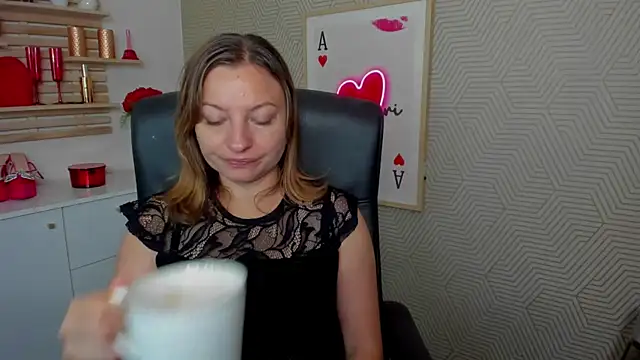 angelaSamt online show from July 6, 2026, 5:36 am