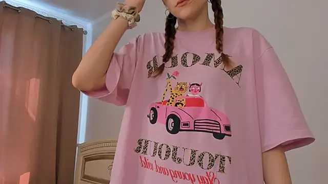 VelvetRisque online show from March 30, 2026, 7:21 am