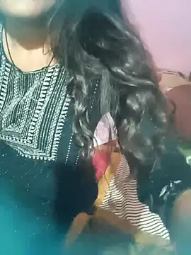 posewith online show from February 8, 2026, 8:01 am