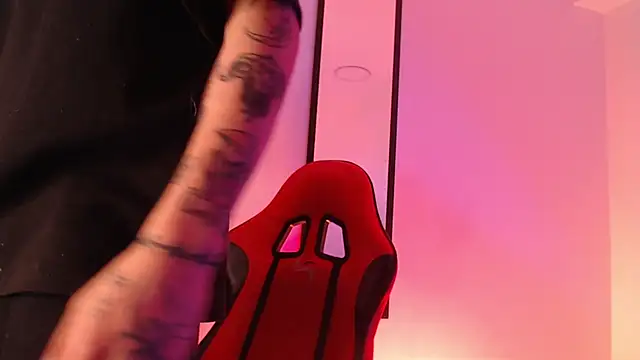 Snapshot of Anhonymus_ chatting on October 4, 2025, 4:14 am Anhonymus online show from October 4, 2025, 4:14 am