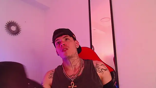 Snapshot of Anhonymus_ chatting on October 2, 2025, 3:43 am Anhonymus online show from October 2, 2025, 3:43 am