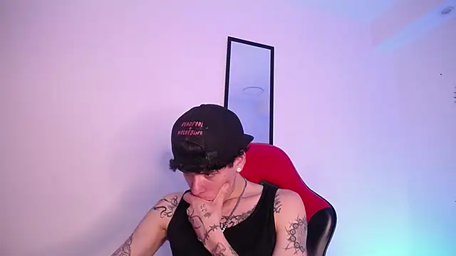 Snapshot of Anhonymus_ chatting on November 5, 2025, 4:04 am Anhonymus online show from November 5, 2025, 4:04 am