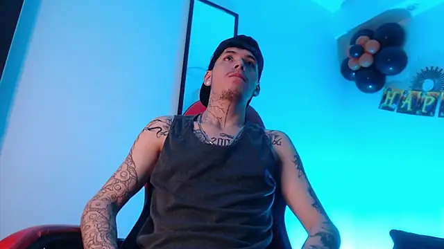 Snapshot of Anhonymus_ chatting on October 9, 2025, 4:02 am Anhonymus online show from October 9, 2025, 4:02 am