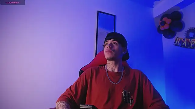 Snapshot of Anhonymus_ chatting on October 13, 2025, 3:41 am Anhonymus online show from October 13, 2025, 3:41 am