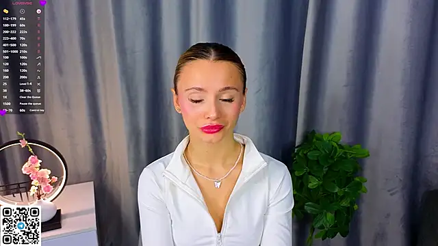 Snapshot of NaughtySeraphine chatting on March 4, 2026, 5:26 am NaughtySeraphine online show from March 4, 2026, 5:26 am