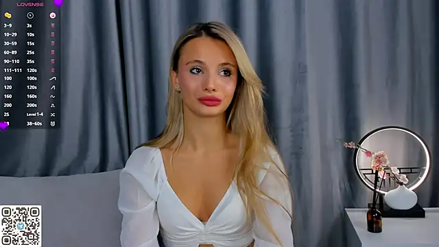 NaughtySeraphine online show from November 27, 2025, 6:14 am