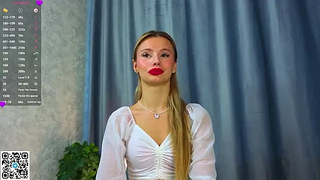 Snapshot of NaughtySeraphine chatting on March 3, 2026, 5:03 am NaughtySeraphine online show from March 3, 2026, 5:03 am