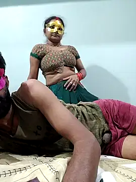 NIT-COUPLE online show from October 6, 2025, 3:46 pm