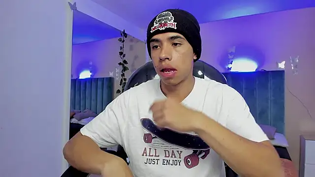 Muscle Scott online show from November 9, 2025, 1:59 pm