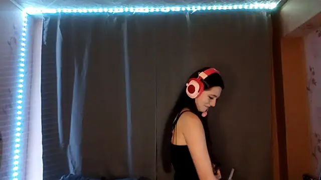 Sophiecuttie online show from October 11, 2025, 5:03 pm