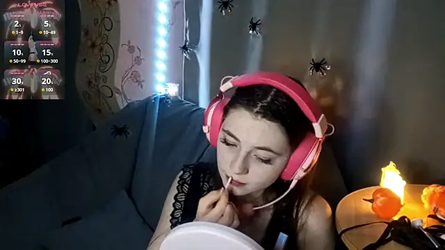 Sophiecuttie online show from October 31, 2025, 5:42 pm