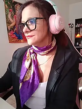 Snapshot of AngelinRedLatina chatting on May 11, 2026, 1:34 pm AngelinRedLatina online show from May 11, 2026, 1:34 pm