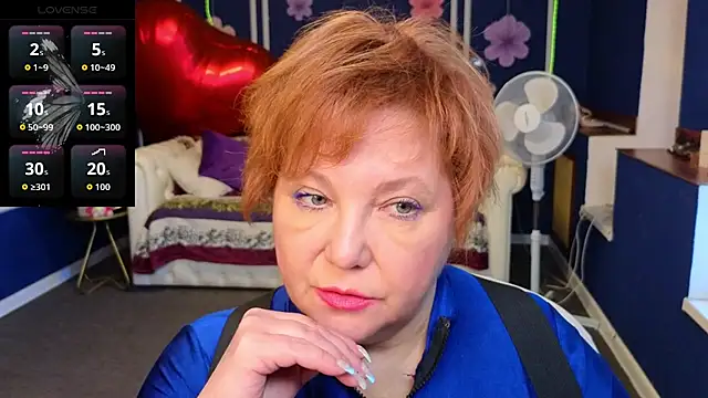 Kira Kenett online show from May 27, 2026, 5:04 am