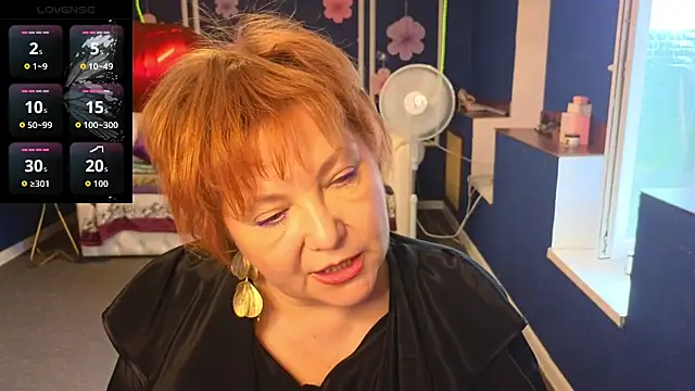 Kira Kenett online show from May 26, 2026, 5:27 am