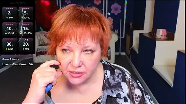 Kira Kenett online show from May 3, 2026, 8:23 pm