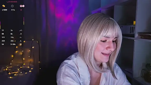 LunaXLoverx online show from November 21, 2025, 11:42 am