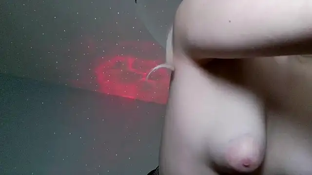 LunaXLoverx online show from October 27, 2025, 9:43 am