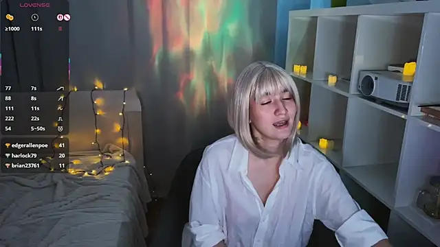 LunaXLoverx online show from November 19, 2025, 11:43 am