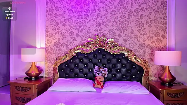 HatsaJones online show from October 21, 2025, 3:50 am