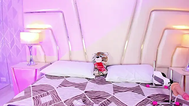 HatsaJones online show from March 1, 2026, 4:23 am