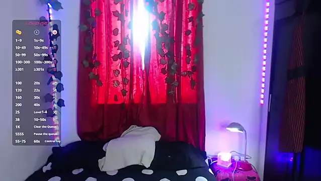 nina cat420 online show from September 11, 2025, 6:08 pm