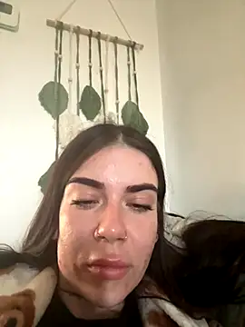 valentinalamont online show from September 20, 2025, 7:13 am