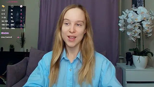 Snapshot of SoonMoor chatting on February 27, 2026, 7:14 pm SoonMoor online show from February 27, 2026, 7:14 pm