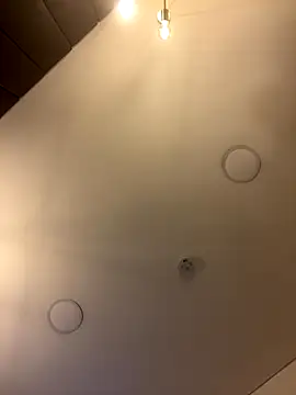 TiffanyyLam online show from October 29, 2025, 11:09 am