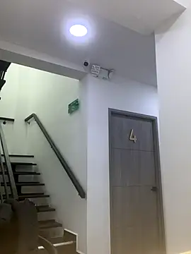 TiffanyyLam online show from October 5, 2025, 11:12 am