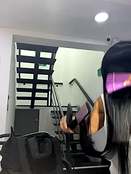 TiffanyyLam online show from September 26, 2025, 11:06 am