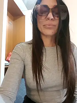 sexy7883 online show from November 25, 2025, 9:48 pm