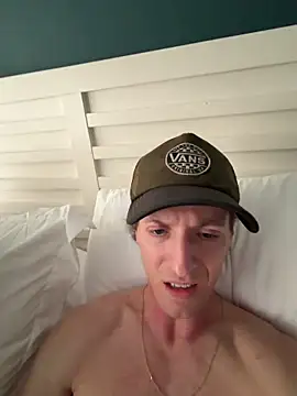 Snapshot of Badstepson33 chatting on February 12, 2026, 11:37 pm Badstepson33 online show from February 12, 2026, 11:37 pm