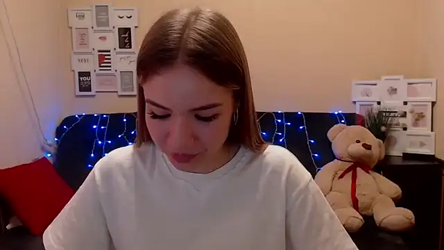 Snapshot of aSingleOne chatting on February 17, 2026, 5:43 pm aSingleOne online show from February 17, 2026, 5:43 pm