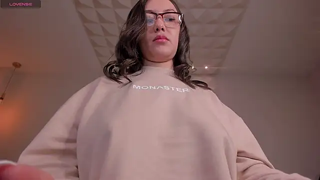 Snapshot of AnnaHoffman_ chatting on September 21, 2025, 11:48 am AnnaHoffman online show from September 21, 2025, 11:48 am
