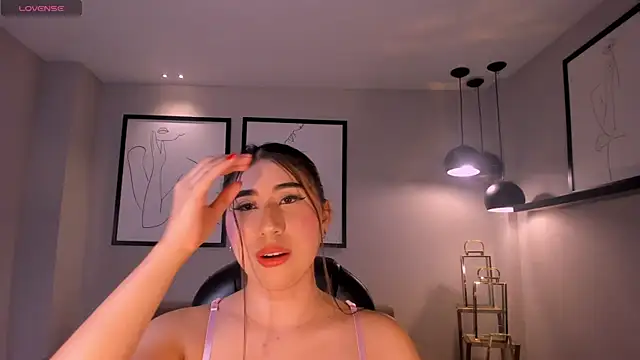 MayaMoretti  online show from December 17, 2025, 3:44 am