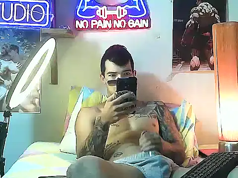 Strongcockfitness online show from October 21, 2025, 7:02 pm