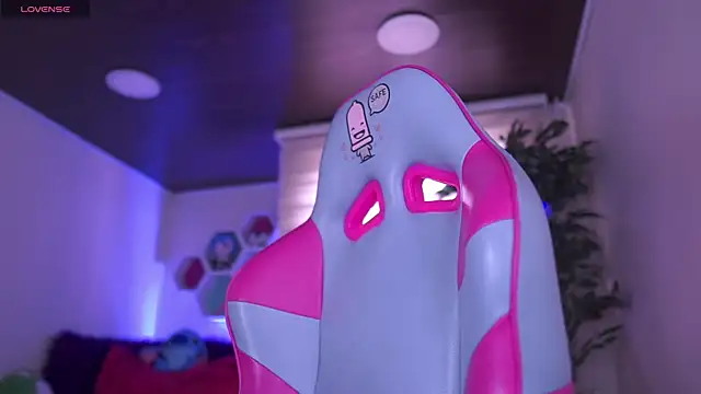 Snapshot of Rebecah_1 chatting on April 8, 2026, 2:40 pm Rebecah 1 online show from April 8, 2026, 2:40 pm