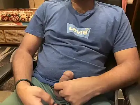 Snapshot of BobgaBonga chatting on November 14, 2025, 6:33 pm BobgaBonga online show from November 14, 2025, 6:33 pm