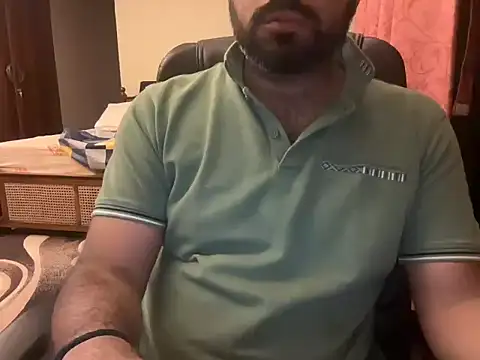 Snapshot of BobgaBonga chatting on November 7, 2025, 7:18 pm BobgaBonga online show from November 7, 2025, 7:18 pm