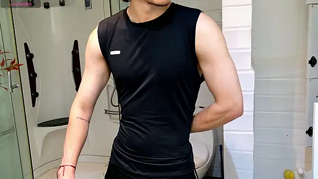 Snapshot of enzo_steel chatting on March 17, 2026, 12:24 am enzo steel online show from March 17, 2026, 12:24 am