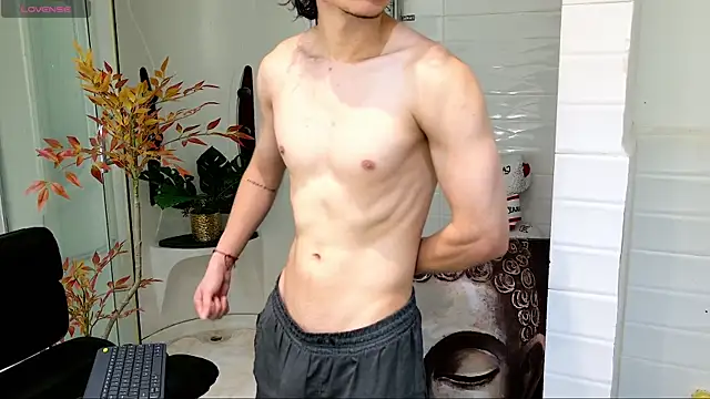 Snapshot of enzo_steel chatting on March 19, 2026, 9:48 pm enzo steel online show from March 19, 2026, 9:48 pm