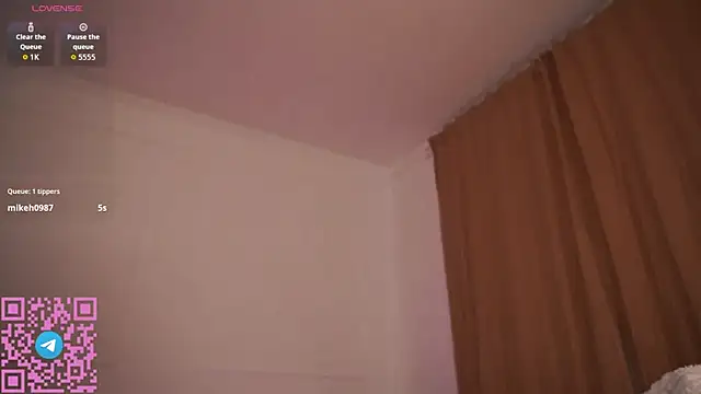 Snapshot of ellie_land chatting on May 1, 2026, 4:45 pm ellie land online show from May 1, 2026, 4:45 pm
