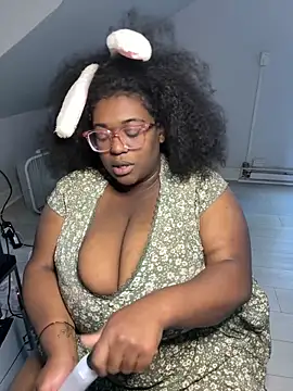 bunbun420247 online show from May 12, 2026, 6:58 pm