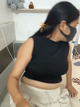Snapshot of Sex_Queen_aaraya chatting on May 25, 2026, 10:25 am Sex Queen aaraya online show from May 25, 2026, 10:25 am