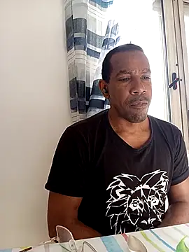 estrogeni online show from April 29, 2026, 6:06 am