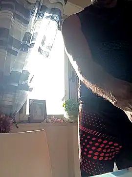 estrogeni online show from April 21, 2026, 6:09 am