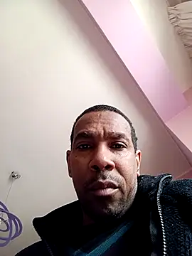 estrogeni online show from April 23, 2026, 9:38 am